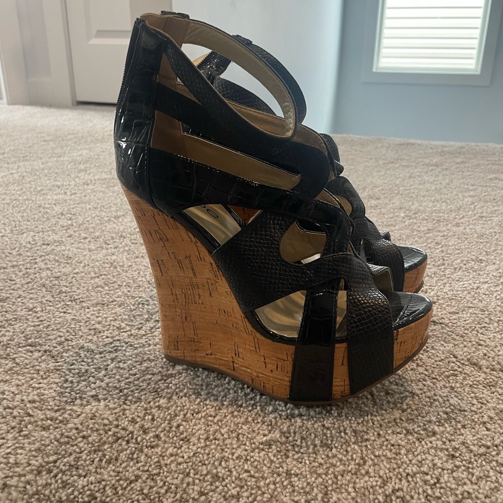 Bebe wedges